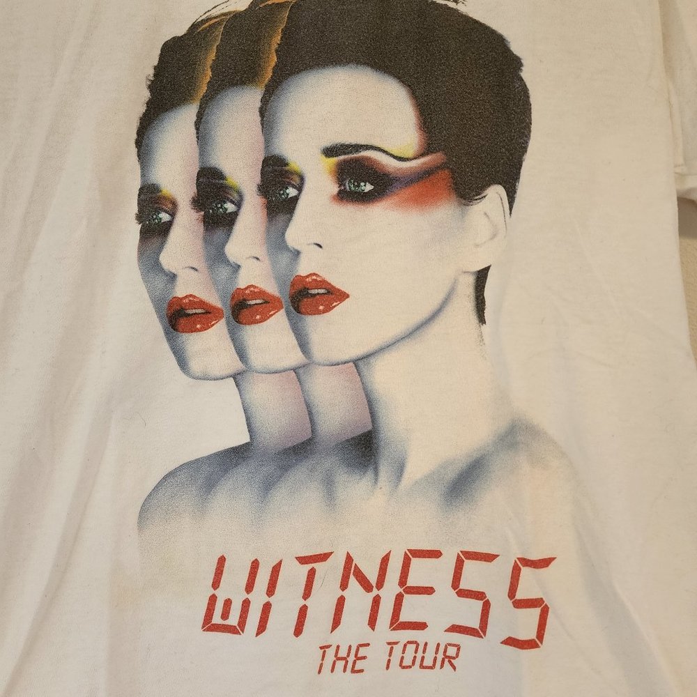 Katty Perry, Women's Short Sleeve T-Shirt Size S from WITNESS Tour 2017-2018